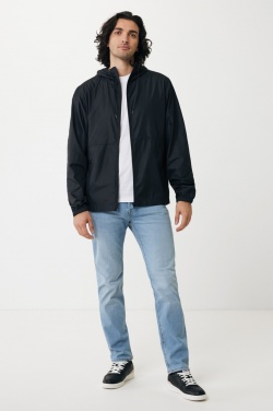 Logotrade Logogeschenke das Foto: Iqoniq Logan Lightweight Jacke aus recyceltem Polyester