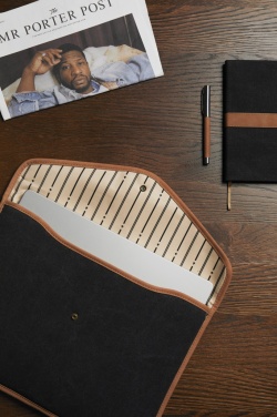 Logotrade Werbeartikel das Foto: VINGA Bosler 16" Laptop-Tasche aus GRS recyceltem Canvas