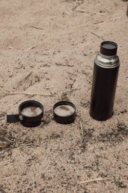 Logotrade Werbeartikel das Foto: VINGA Tono RCS Thermoskanne mit zwei Bechern, 750ml