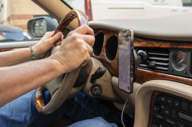 Logotrade Logogeschenke das Foto: PowerCruze magnetischer 15W Autohalter aus RCS rec. ABS