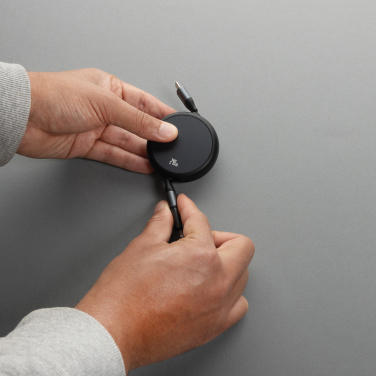 Logotrade Werbeartikel das Foto: Terra ausziehbares 240W 2-in-1 Kabel aus RCS rec. Aluminium