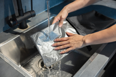 Logotrade promotional items photo of: Snackstrap AWARE™ RPET foldable lunchbag 30x20CM