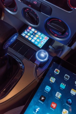 Logotrade ärikingituse foto: Võimas kahe pordiga autolaadija