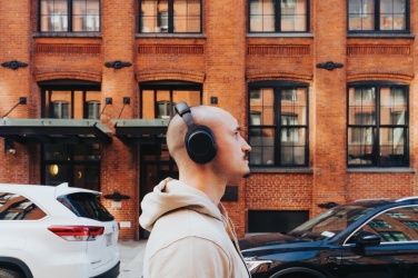 Logo trade reklaamtoote pilt: Irvine RCS taaskasutatud ja parandatavad ANC juhtmevabad kõrvaklapid