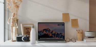 Logotrade ärikingi foto: UV-C sterilisaatoriga roostevabast terasest vaakumpudel