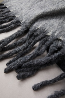 Logotrade firmakingitused pilt: Vinga Saletto villasegu tekk