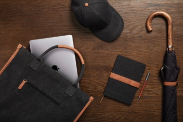 Logotrade firmakingituse foto: VINGA Bosler RCS taaskasutatud purjeriidest kontorikott