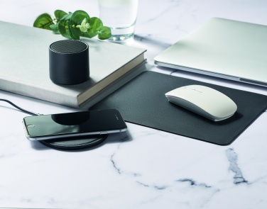 Logotrade ärikingituse foto: Taaskasutatud PU juhtmevaba kõlar