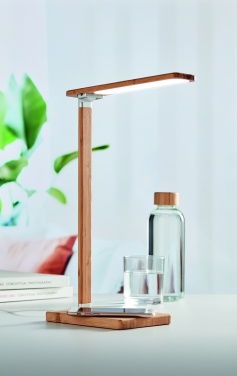 Logotrade reklaamkingi foto: Lauavalgusti ja laadija 10W