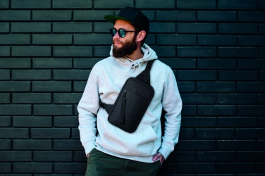 Logotrade reklaamkingituse foto: Ristlik rinnakott 600D Rpet