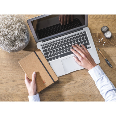 Logo trade firmakingi pilt: CorkNote A5 Pabermärkmik