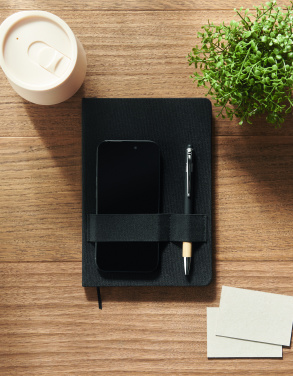 Logotrade firmakingituse foto: NOTA A5 RPET märkmik pastapliiatsiga