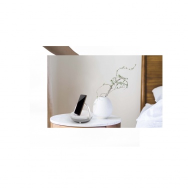 Logo trade mainoslahja ja liikelahja tuotekuva: Prixton 10 W:n 4-in-1-Bluetooth®-kaiutin LED-valolla ja langattomalla latausalustalla