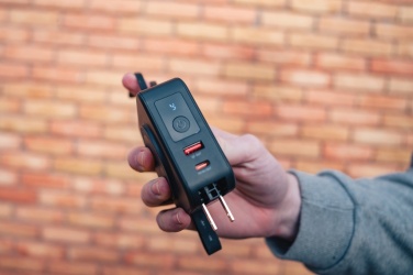 Logotrade liikelahjat kuva: Urban Vitamin Saratoga 5-in-1 universaali laturi