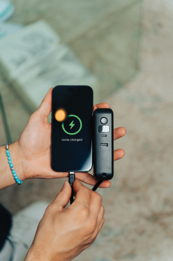 Logo trade liikelahja kuva: Urban Vitamin Eureka RCS 65 W hybridilaturi ja virtapankki