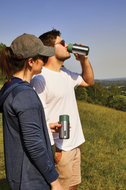 Logo trade mainostuote kuva: Musta+Blum-eristetty matkamuki ruostumatonta terästä