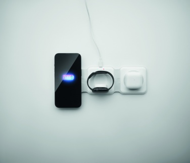 Logotrade dāvanas foto: Salokāma uzlādes stacija