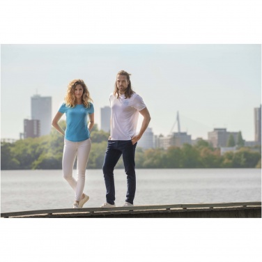 Лого трейд бизнес-подарки фото: Женская футболка Jade из переработанных материалов с коротким рукавом