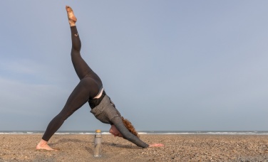 Логотрейд pекламные продукты картинка: Бутылка из ударопрочного боросиликатного стекла с бамбуковой крышкой