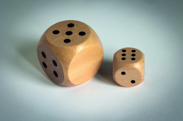 Логотрейд pекламные продукты картинка: Schima wooden dice 3cm dia