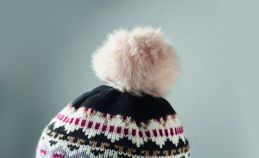 Лого трейд бизнес-подарки фото: Knitted beanie with ear flap