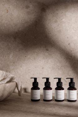 Логотрейд бизнес-подарки картинка: Подарочный набор для ухода за телом и руками VINGA x TGL