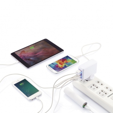 Logotrade reklamprodukter bild: Reseadapter med fyra USB-portar