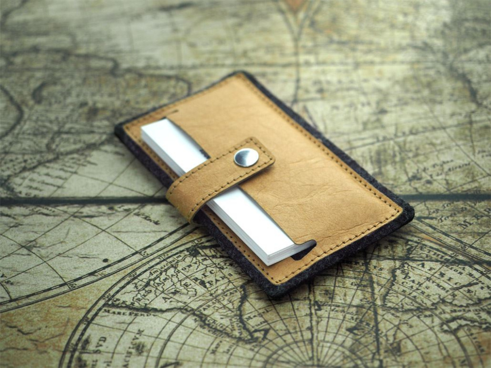 Logotrade kampanjprodukter bild: Visitkortshållare 1324140