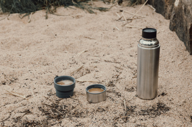 Logotrade kampanjprodukter bild: VINGA Tono RCS termos med dubbla muggar, 750 ML